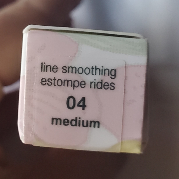 Clinique Line Smoothing Concealer 04 Medium - Picture 3 of 6